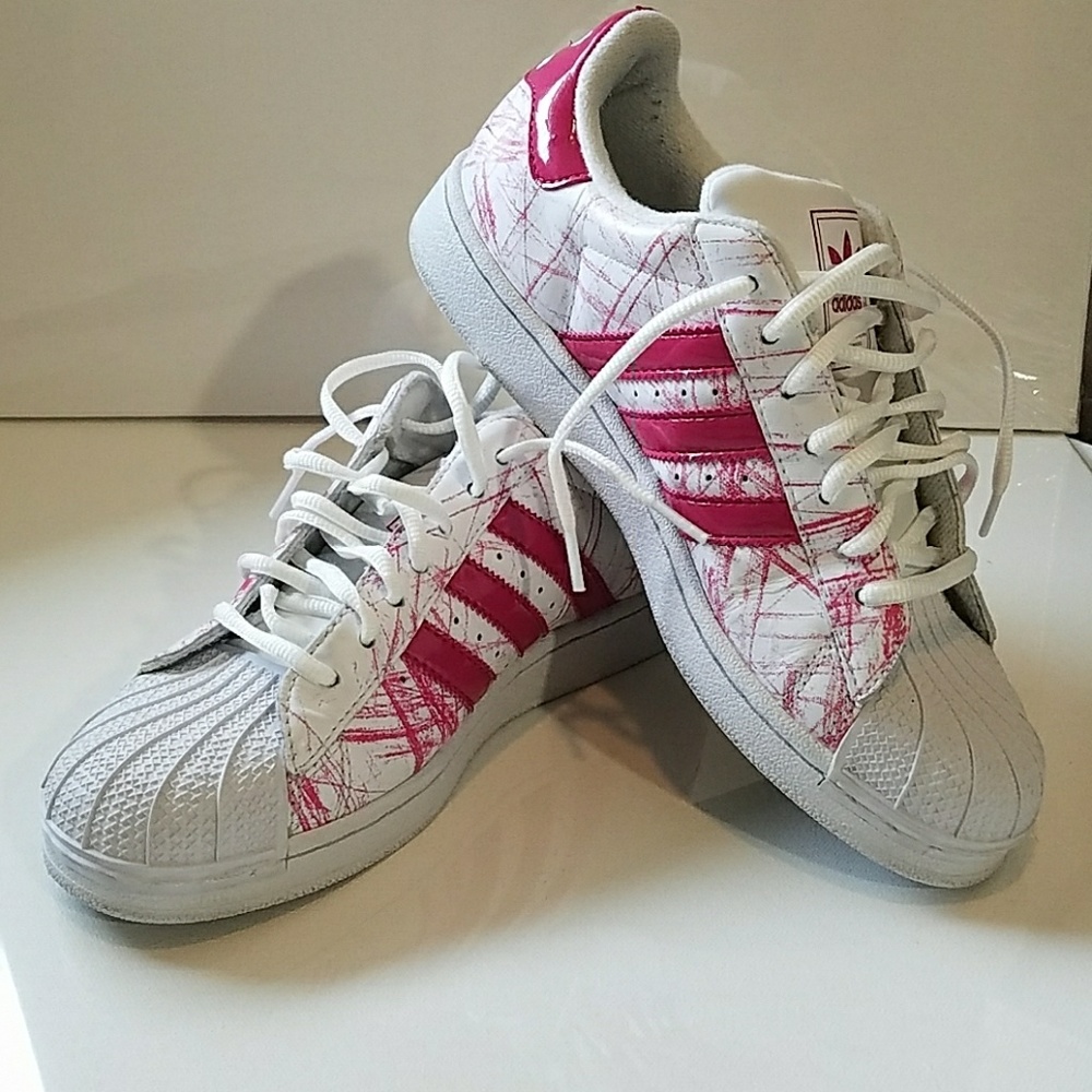 Adidas Superstar size 4y or 6 in Women's